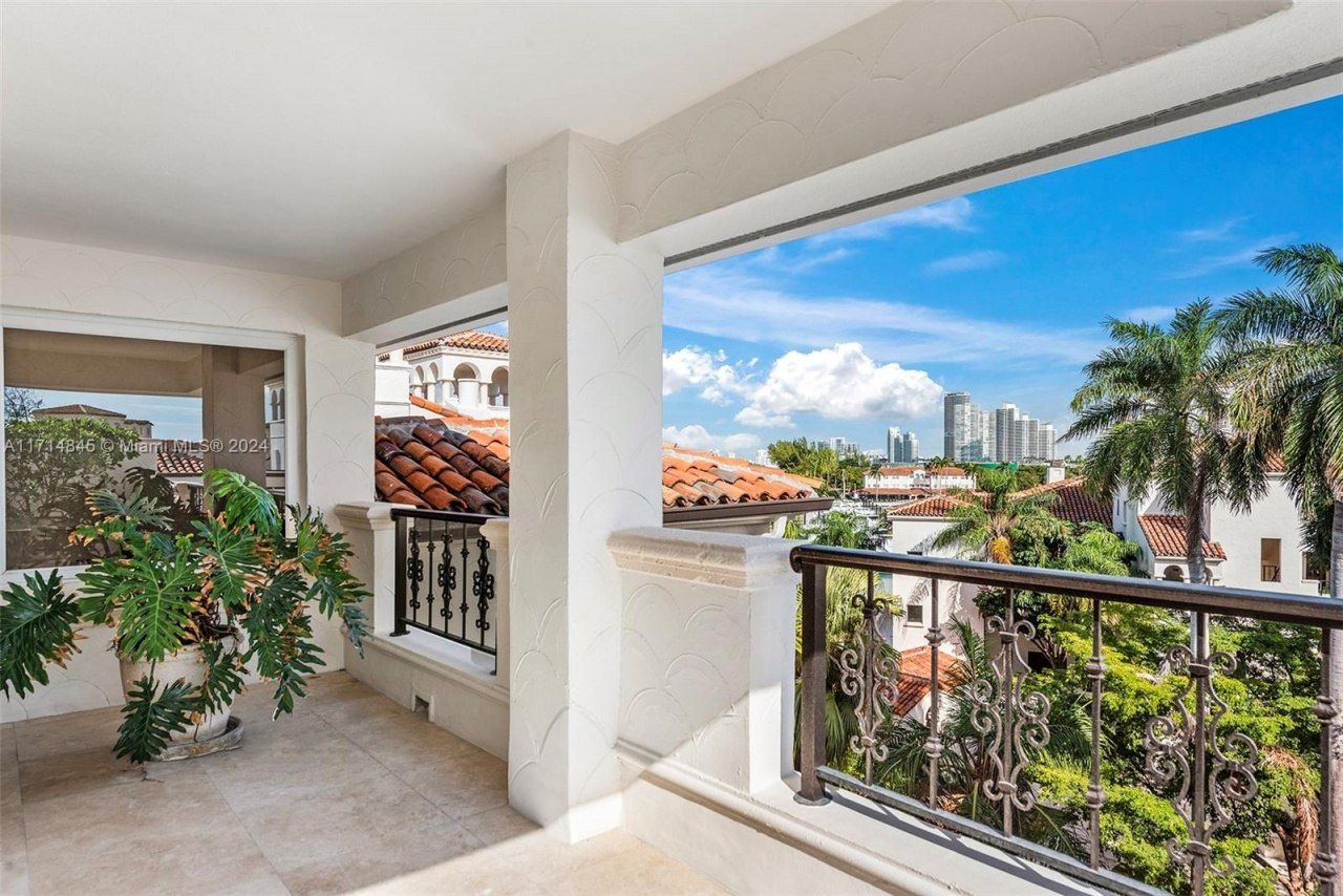 2444 Fisher Island Dr, Unit 5404, Miami Beach, FL 33109 Photo
