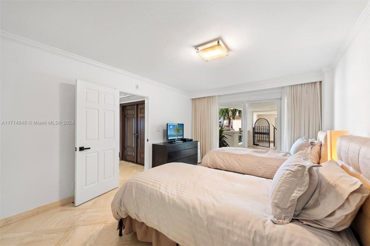 2444 Fisher Island Dr, Unit 5404, Miami Beach, FL 33109 Photo