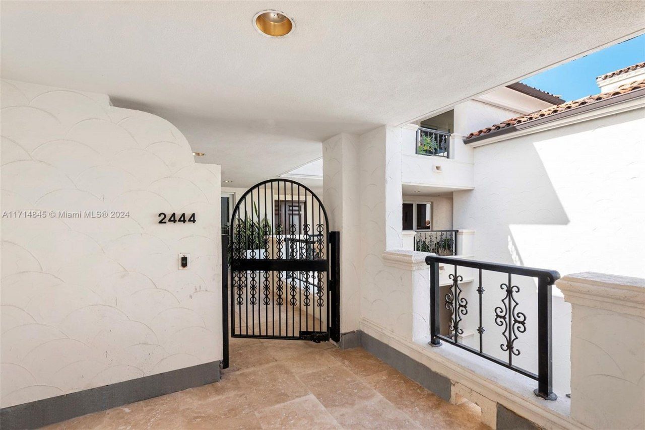 2444 Fisher Island Dr, Unit 5404, Miami Beach, FL 33109 Photo