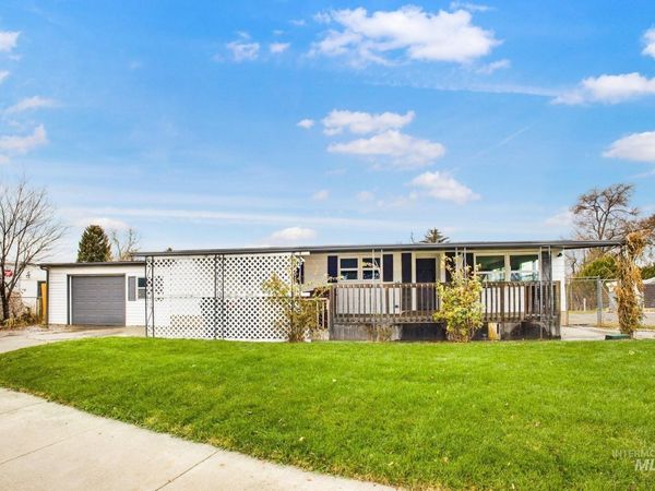 69 S Rose Circle, Meridian, ID 83642