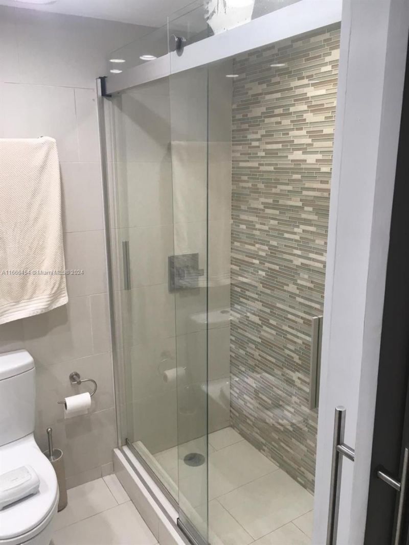 1865 79th St Cswy, Unit 4I, North Bay Village, FL 33141 Photo