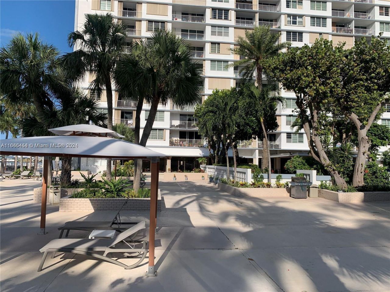 1865 79th St Cswy, Unit 4I, North Bay Village, FL 33141 Photo