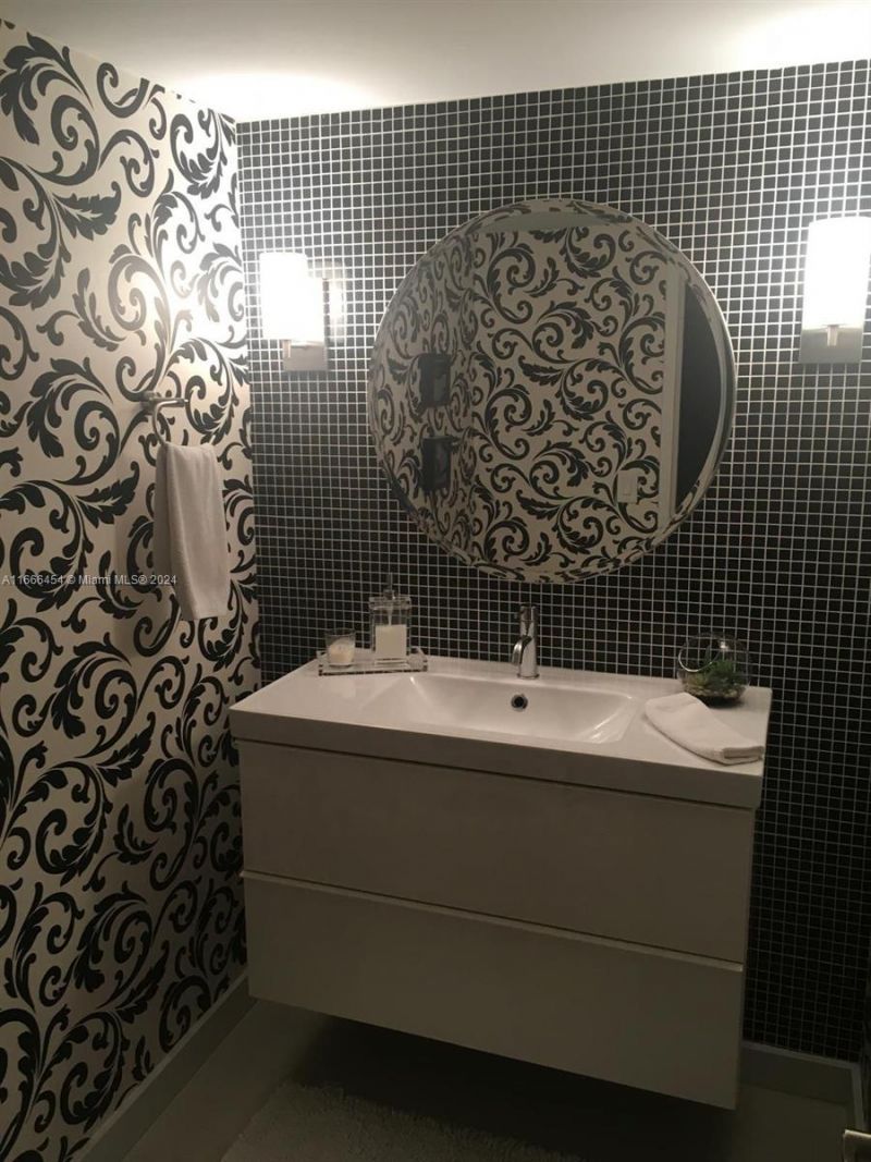 1865 79th St Cswy, Unit 4I, North Bay Village, FL 33141 Photo