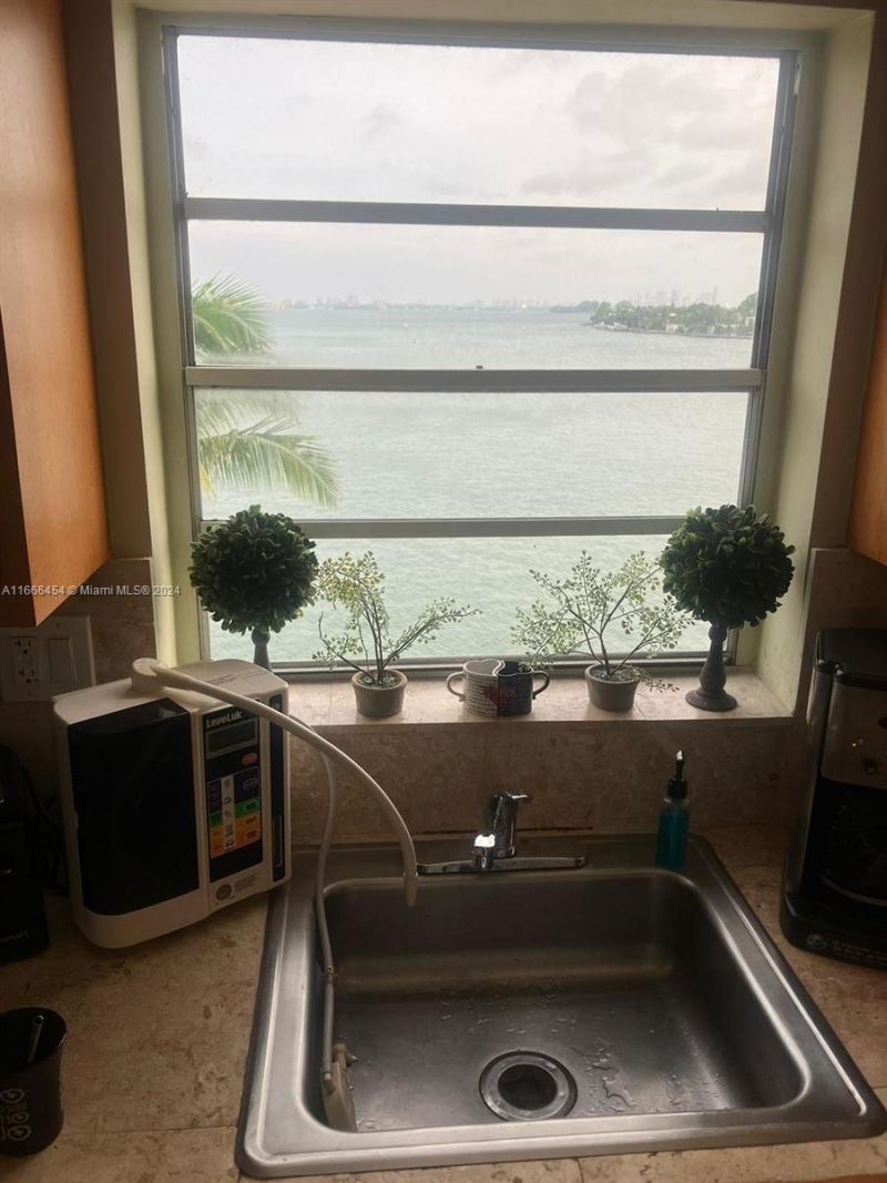 1865 79th St Cswy, Unit 4I, North Bay Village, FL 33141 Photo