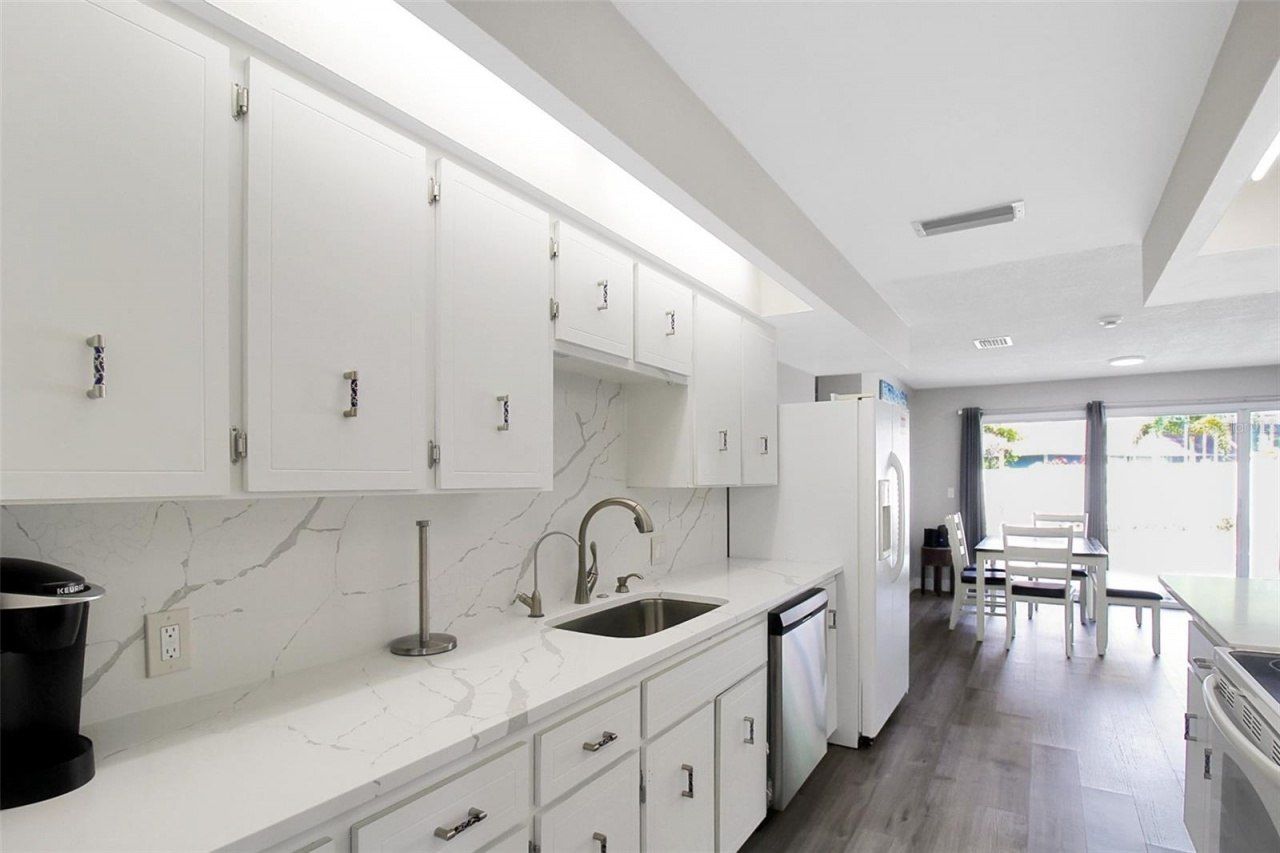 1127 De Leo Drive, Sarasota, FL 34243 Photo