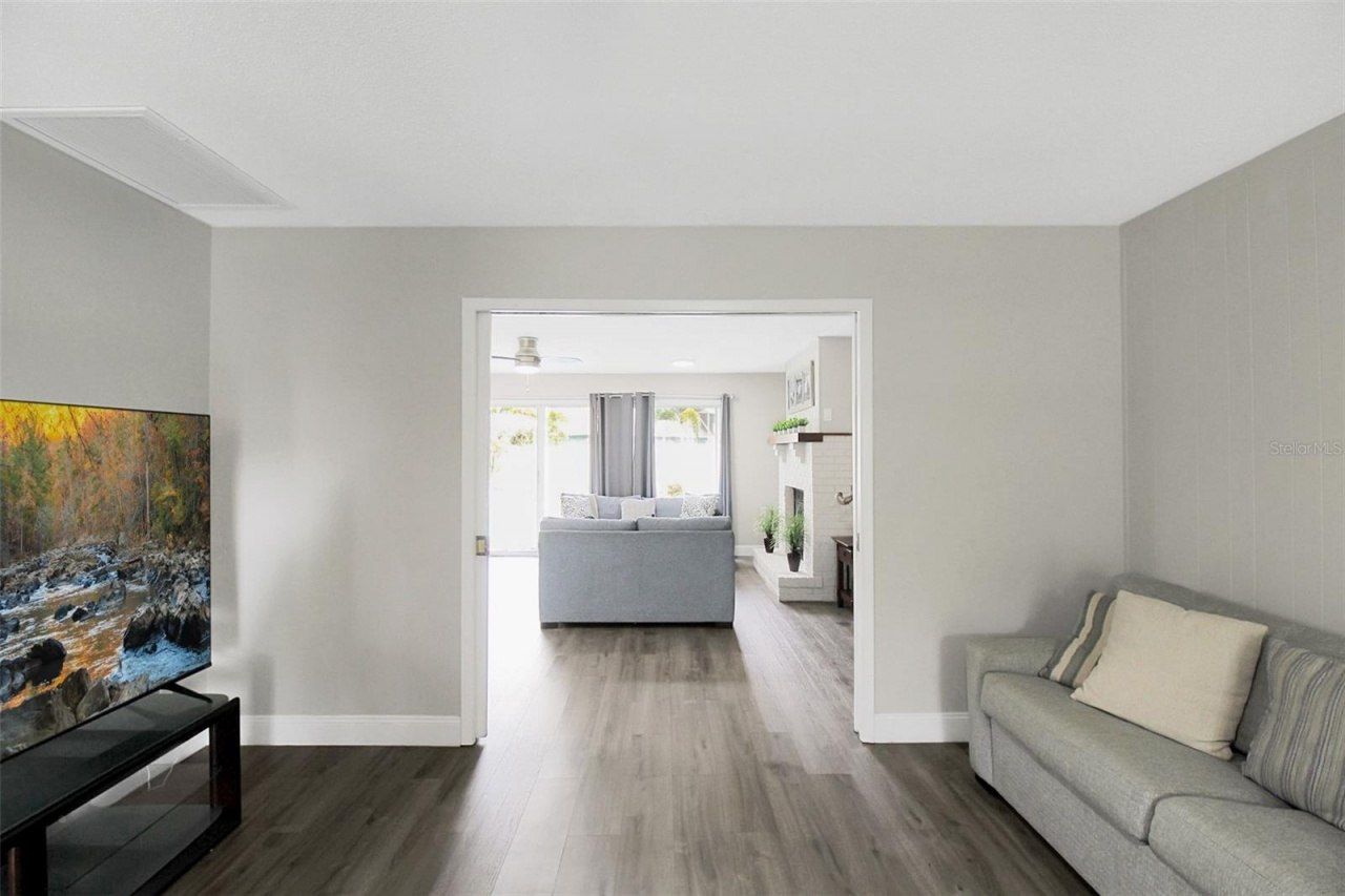 1127 De Leo Drive, Sarasota, FL 34243 Photo