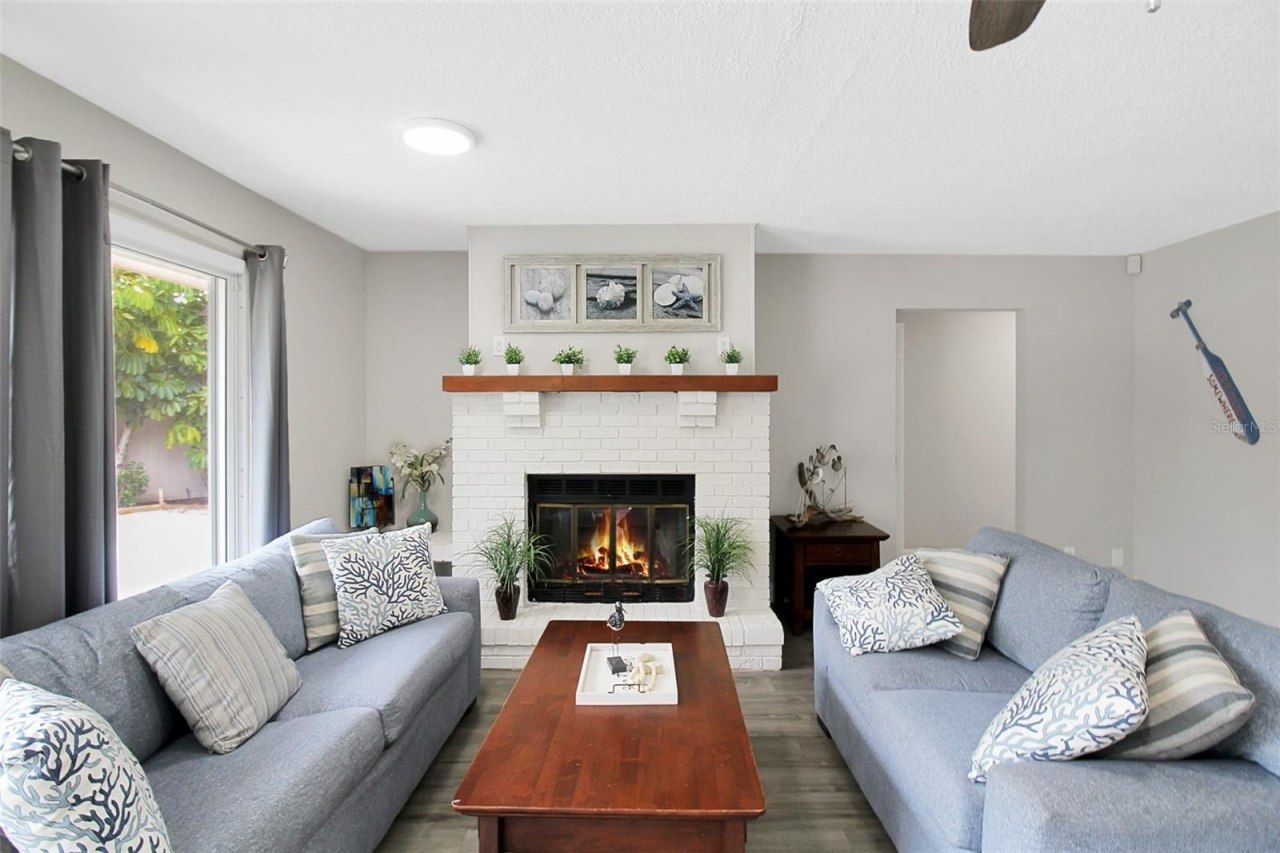 1127 De Leo Drive, Sarasota, FL 34243 Photo