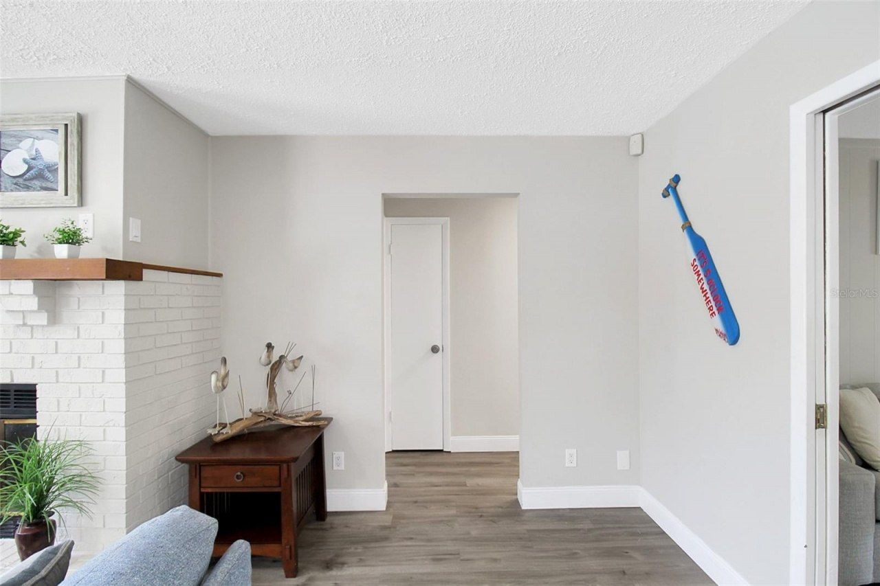 1127 De Leo Drive, Sarasota, FL 34243 Photo