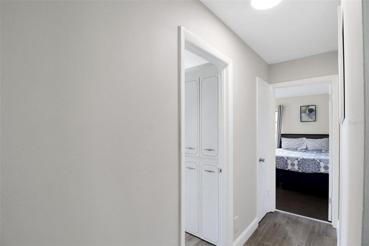 1127 De Leo Drive, Sarasota, FL 34243 Photo