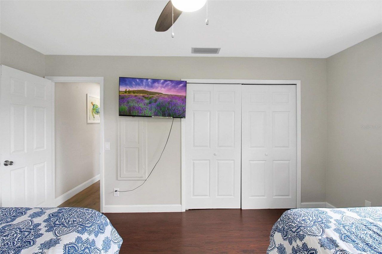 1127 De Leo Drive, Sarasota, FL 34243 Photo