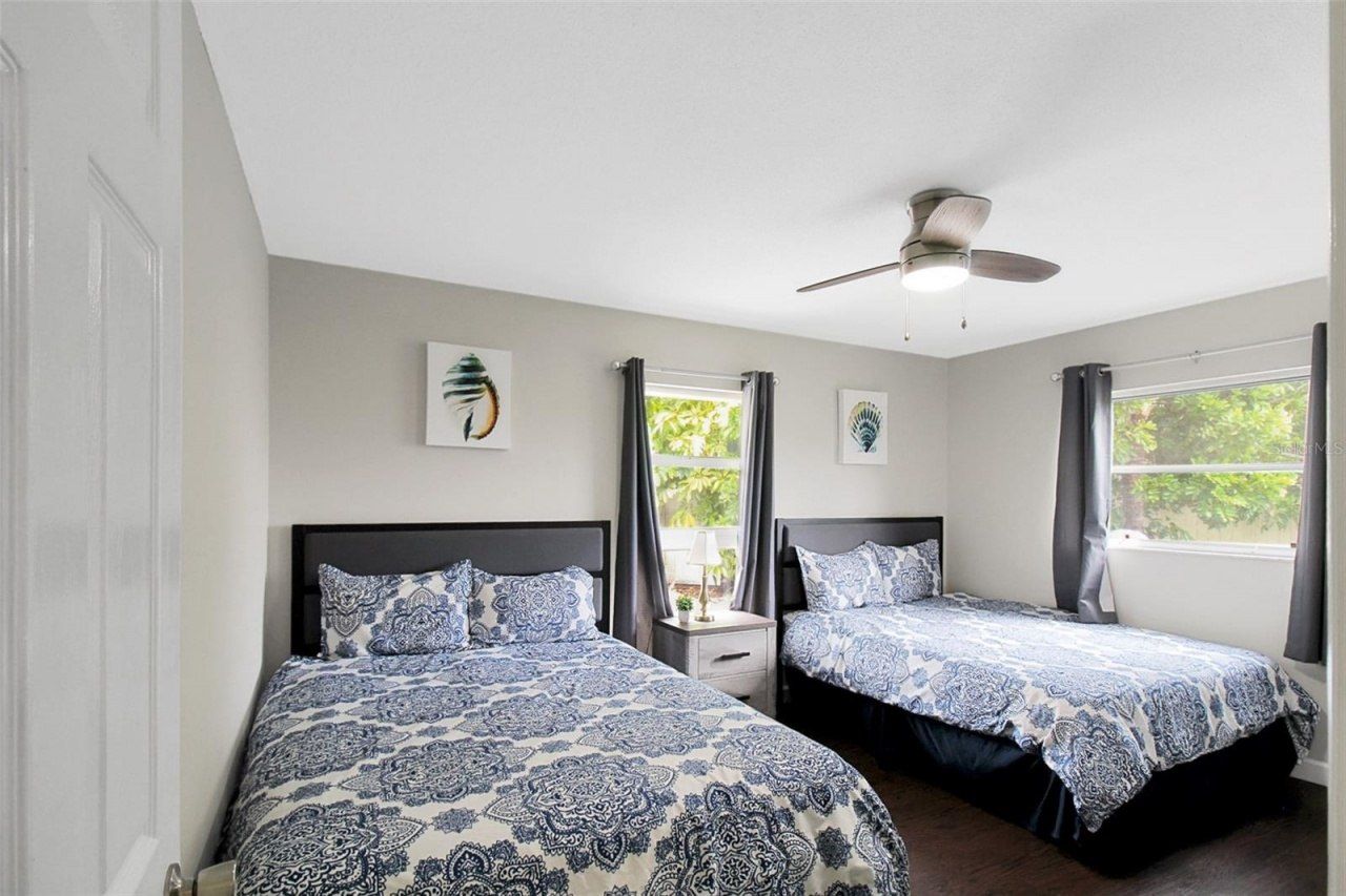 1127 De Leo Drive, Sarasota, FL 34243 Photo