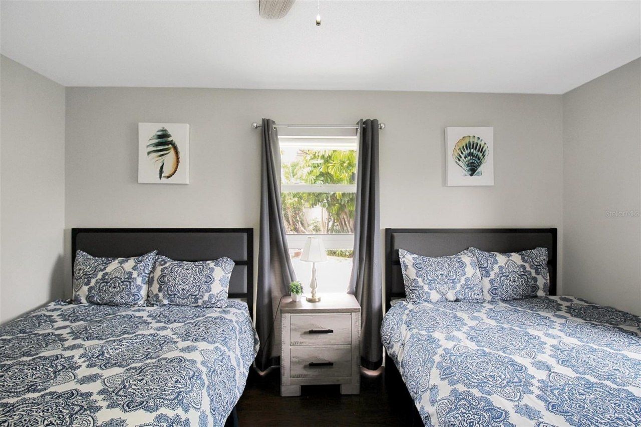 1127 De Leo Drive, Sarasota, FL 34243 Photo