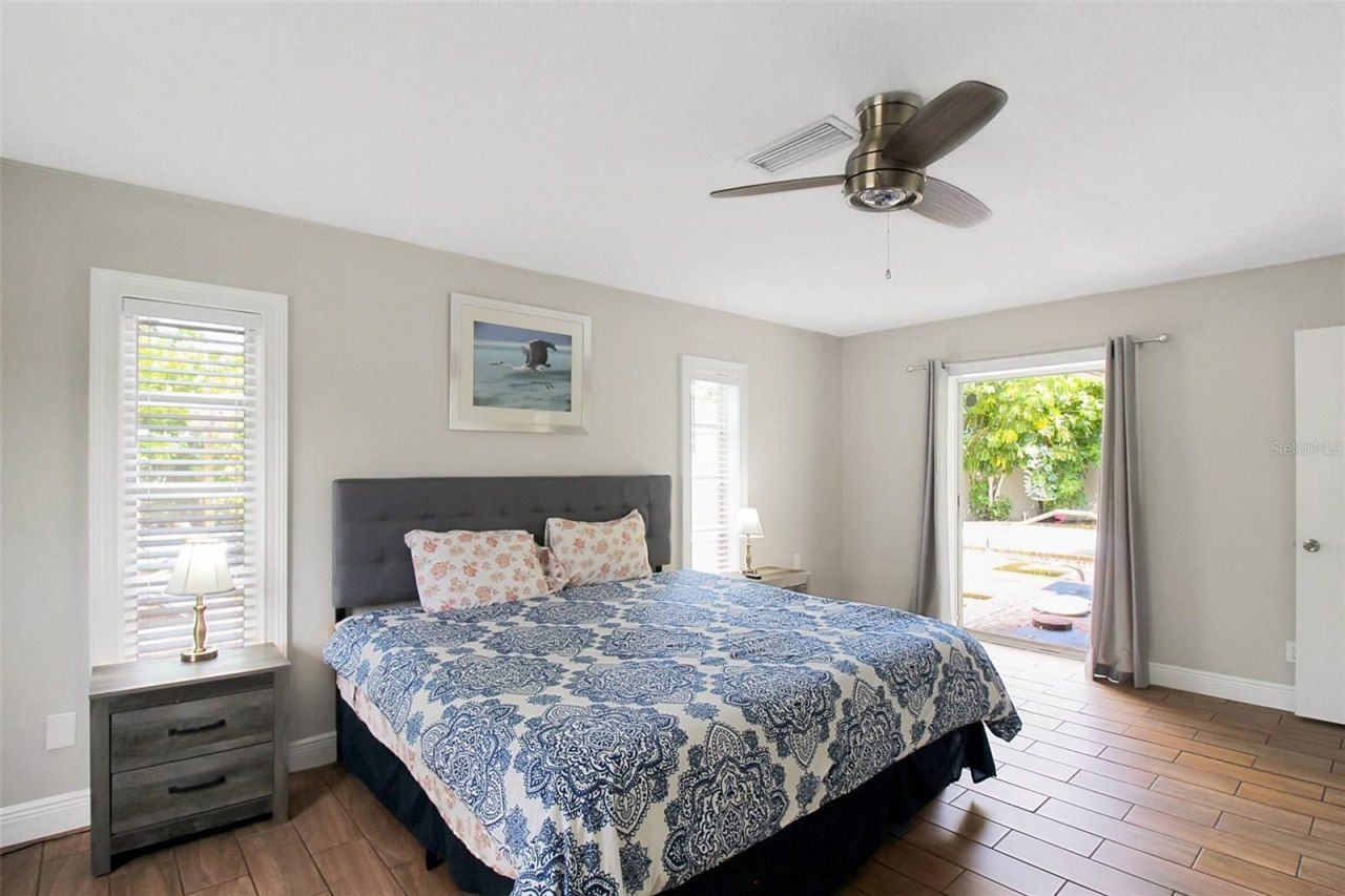 1127 De Leo Drive, Sarasota, FL 34243 Photo