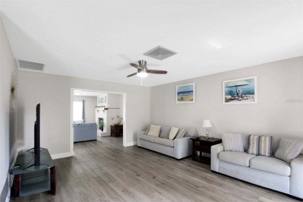 1127 De Leo Drive, Sarasota, FL 34243 Photo