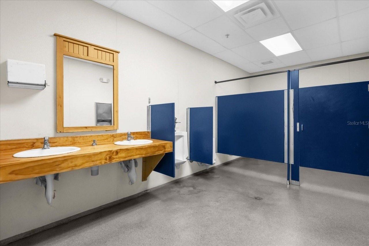 7470 Hoffner Avenue, Orlando, FL 32822 Photo