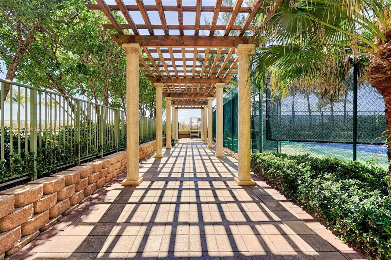 2080 S Ocean Dr, Unit 111, Hallandale Beach, FL 33009 Photo