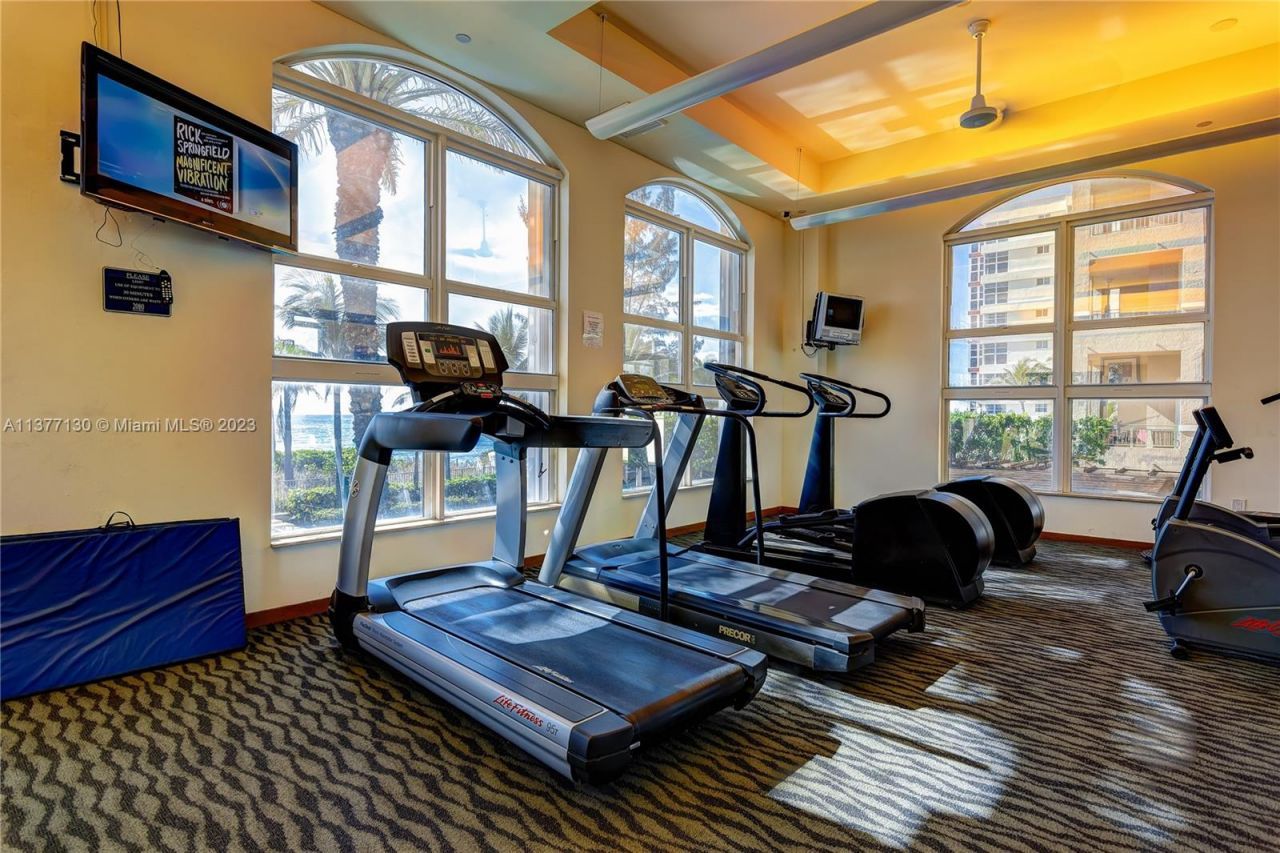 2080 S Ocean Dr, Unit 111, Hallandale Beach, FL 33009 Photo