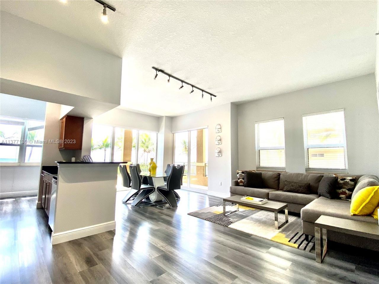 2080 S Ocean Dr, Unit 111, Hallandale Beach, FL 33009 Photo