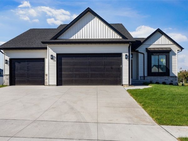 3263 Platinum Way, Marion, IA 52302