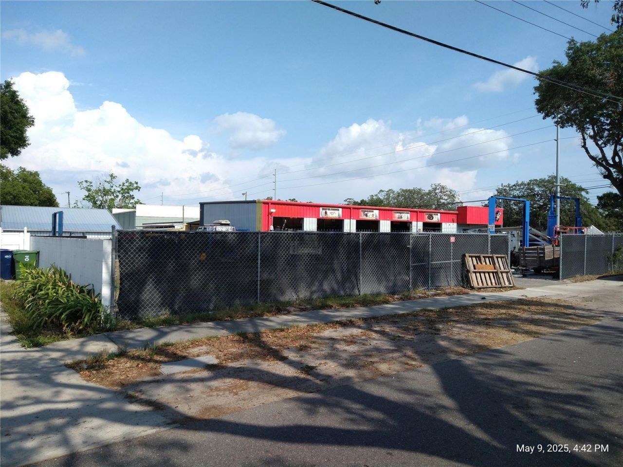 715 West Waters Avenue, Tampa, FL 33604 Photo