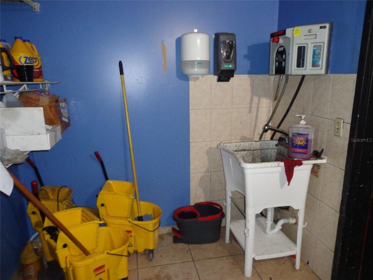 715 West Waters Avenue, Tampa, FL 33604 Photo