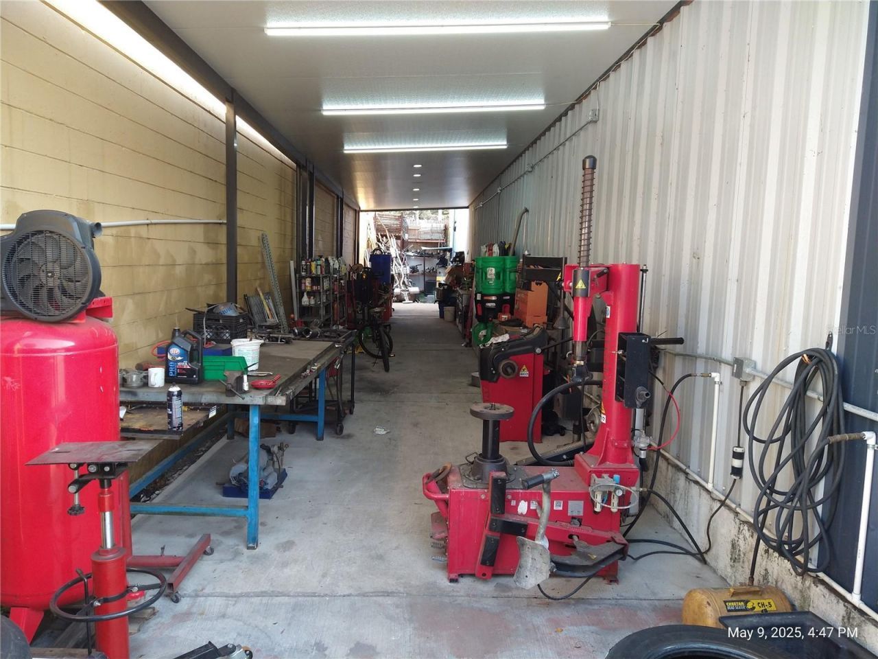 715 West Waters Avenue, Tampa, FL 33604 Photo