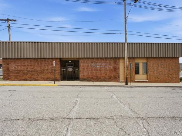 12 W Lincoln Street, Belleville, IL 62220