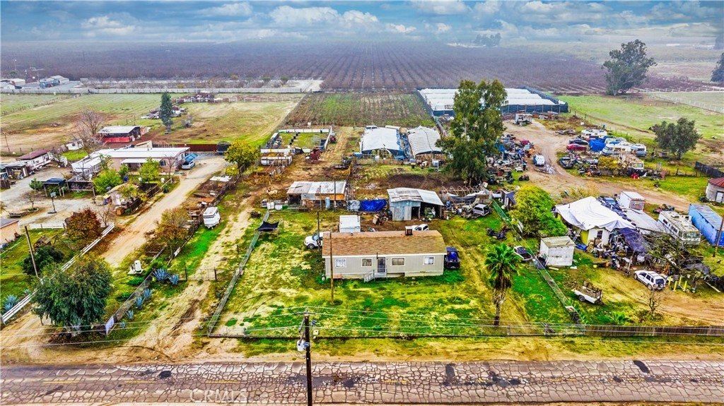 821 E Stanford Avenue, Pixley, CA 93256 Main Photo