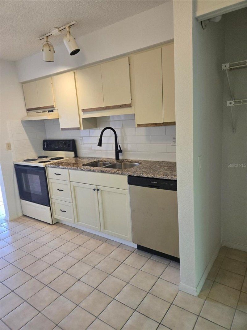 1313 54th Avenue E, Unit 1313, Bradenton, FL 34203 Photo