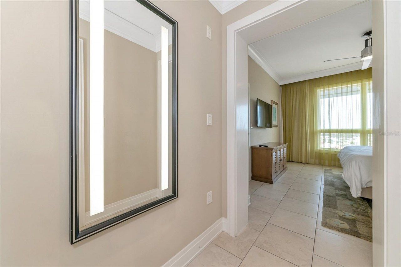 915 Seaside Drive, Unit 604, Sarasota, FL 34242 Photo