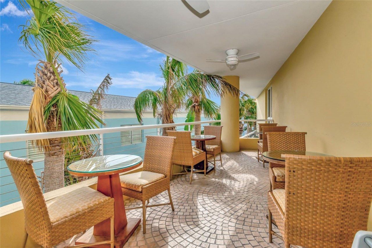 915 Seaside Drive, Unit 604, Sarasota, FL 34242 Photo