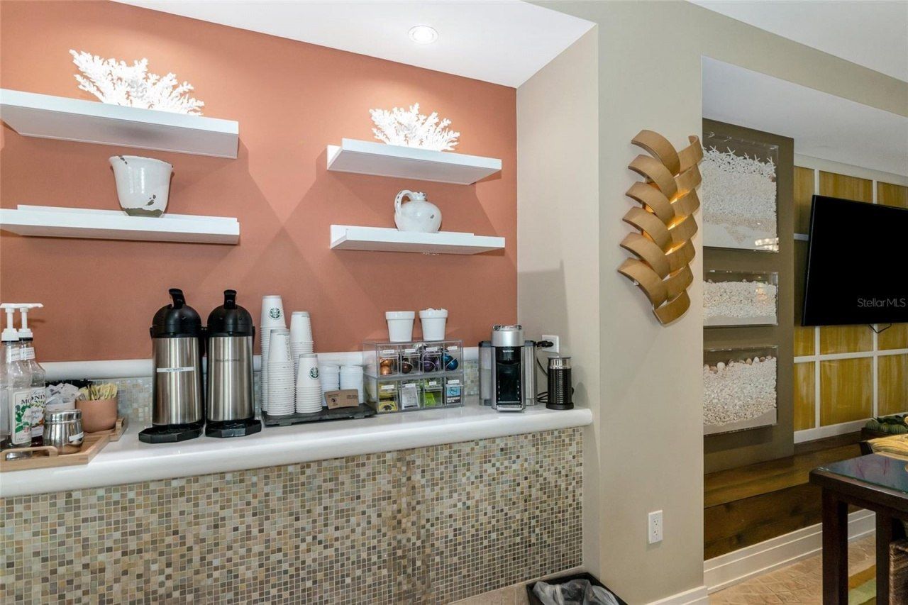 915 Seaside Drive, Unit 604, Sarasota, FL 34242 Photo