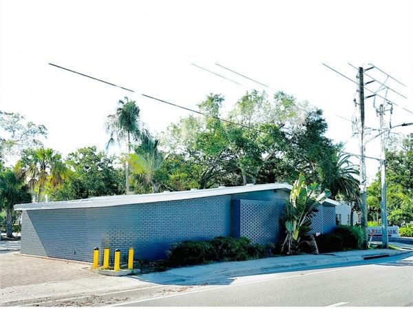 220 N TUTTLE AVENUE, SARASOTA, FL 34237