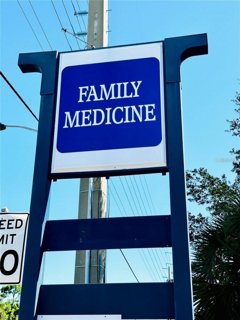 220 N Tuttle Avenue, Sarasota, FL 34237 Photo