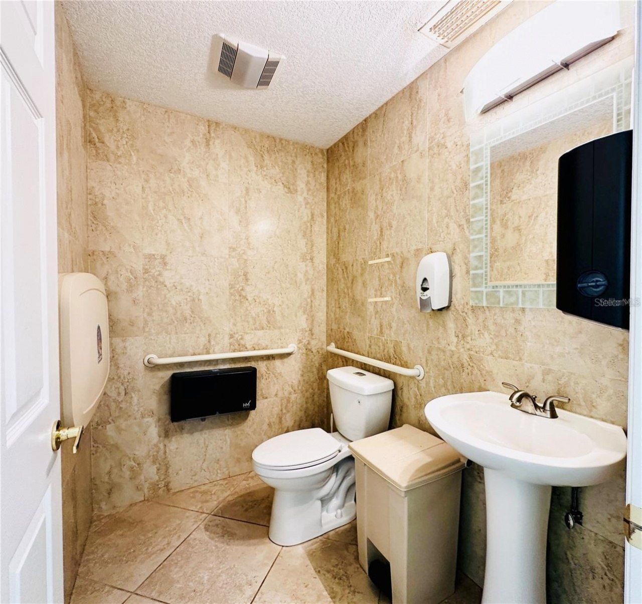 220 N Tuttle Avenue, Sarasota, FL 34237 Photo