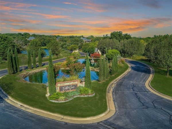 3801 Stonehurst, Edmond, OK 73049