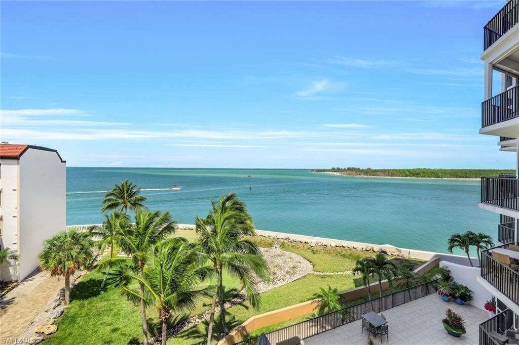 700 La Peninsula Blvd, Unit 401, Naples, FL 34113 Photo