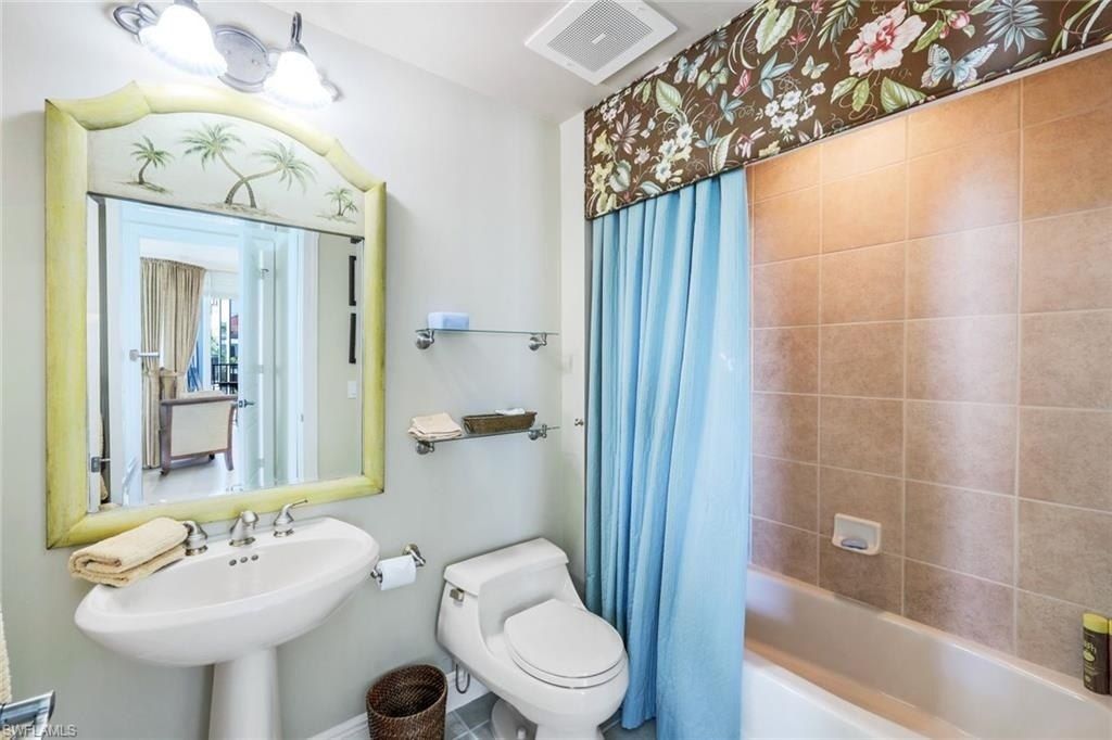 700 La Peninsula Blvd, Unit 401, Naples, FL 34113 Photo
