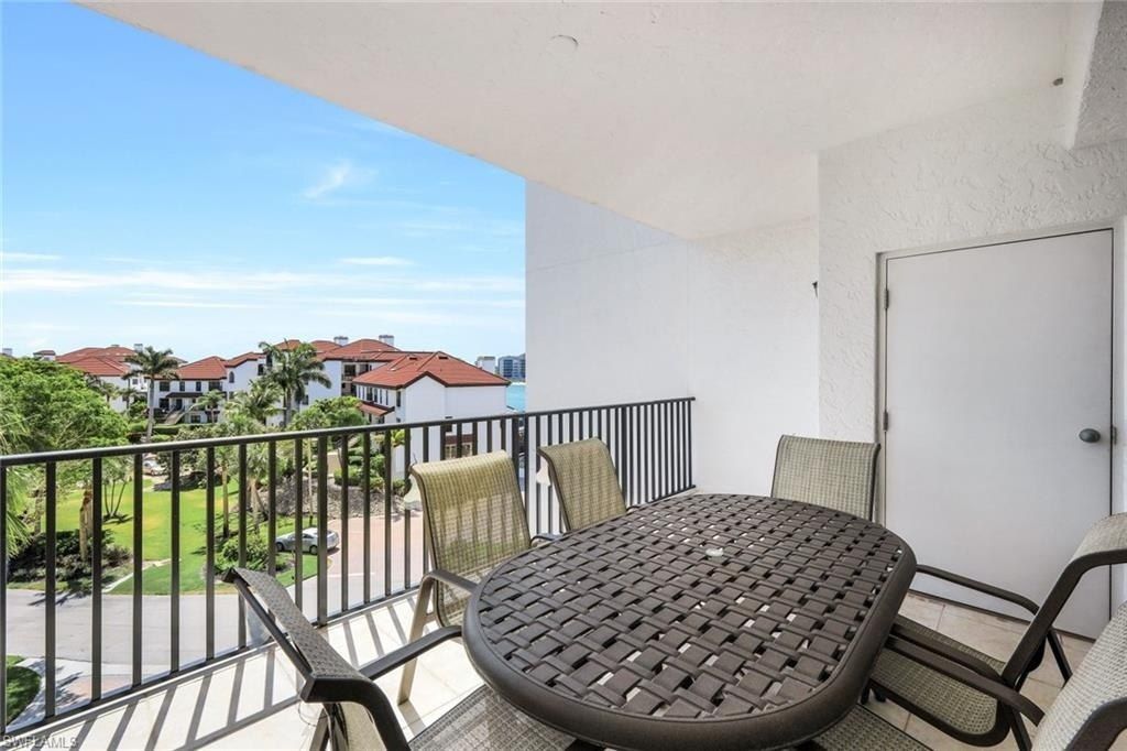 700 La Peninsula Blvd, Unit 401, Naples, FL 34113 Photo