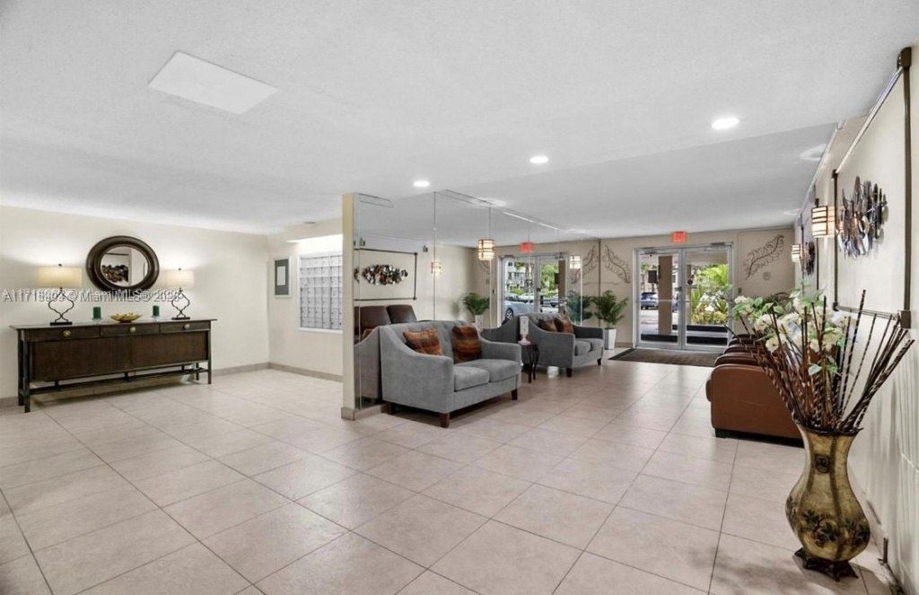 6700 Cypress Rd, Unit 512, Plantation, FL 33317 Photo