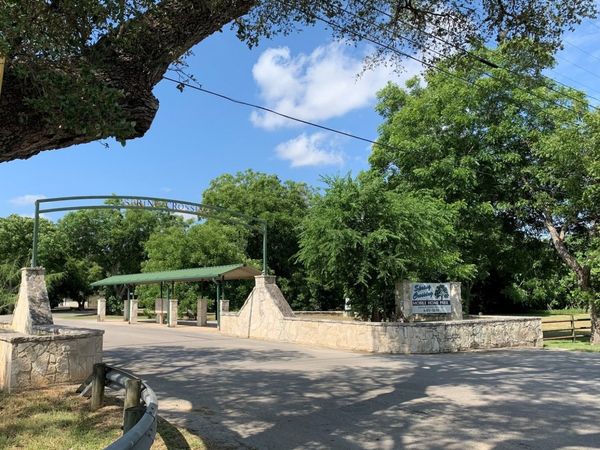 7320 New Sulphur Springs Rd, San Antonio, TX 78263