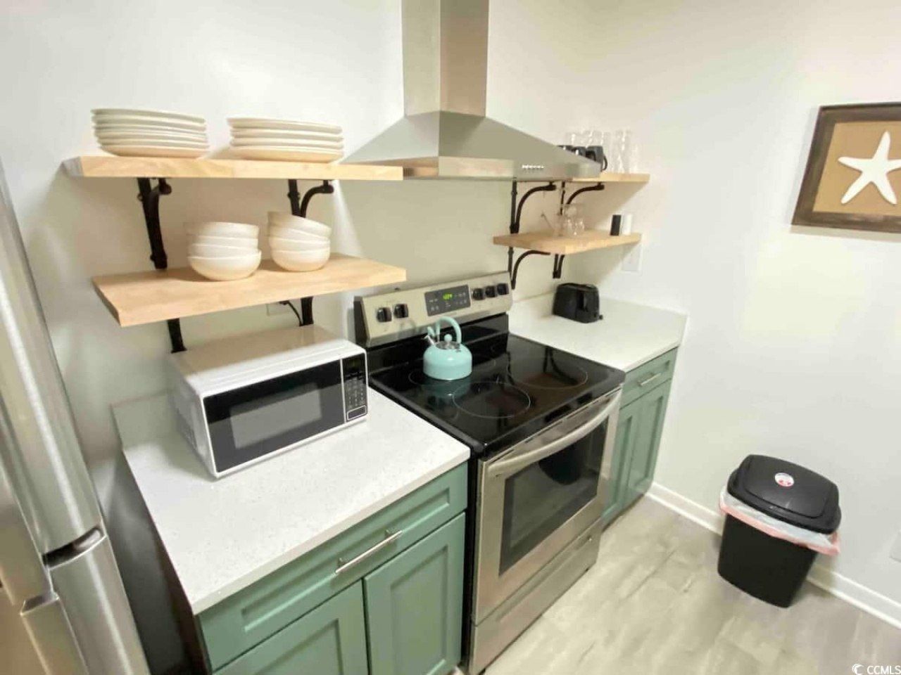 202 75th Ave N Photo 4