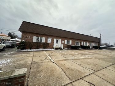 240 S Chestnut Street, Ravenna, OH 44266