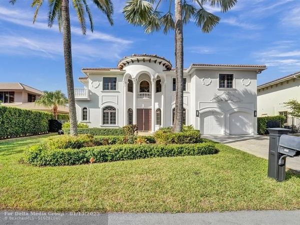 642 Palm Dr, Hallandale Beach, FL 33009