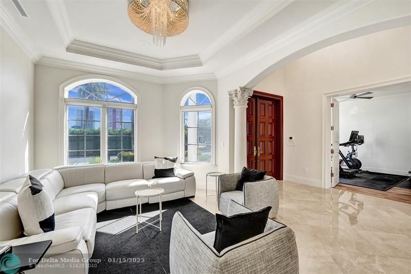 642 Palm Dr, Hallandale Beach, FL 33009 Photo