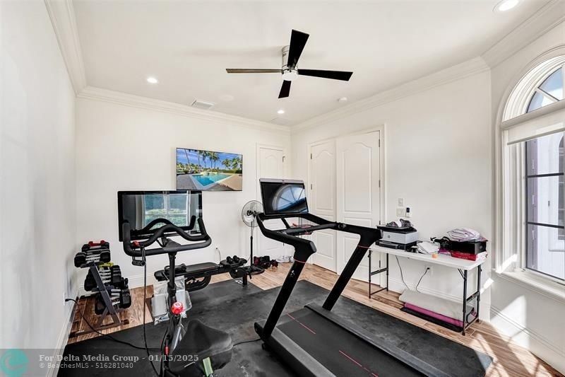 642 Palm Dr, Hallandale Beach, FL 33009 Photo