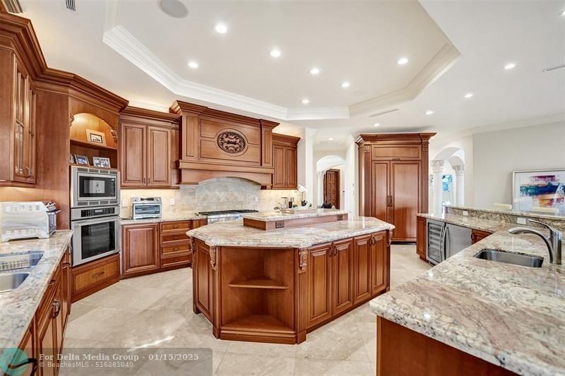 642 Palm Dr, Hallandale Beach, FL 33009 Photo