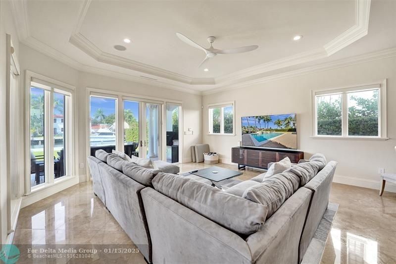 642 Palm Dr, Hallandale Beach, FL 33009 Photo