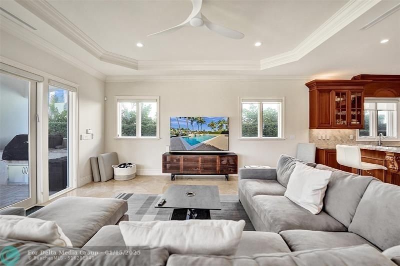 642 Palm Dr, Hallandale Beach, FL 33009 Photo