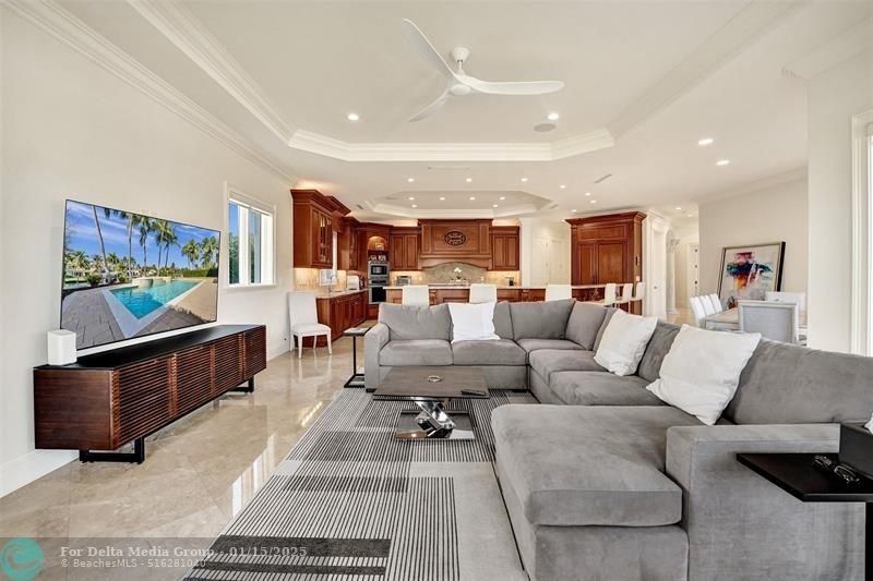 642 Palm Dr, Hallandale Beach, FL 33009 Photo